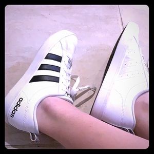 Adidas  👟